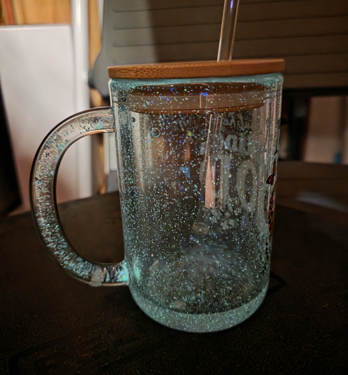 Glitter Globe, 15oz GLASS Coffee - Trusting God